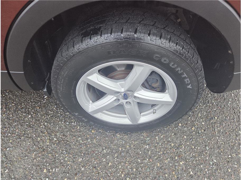 Used 2016 Ford Explorer XLT w/ Equipment Group 202A image 12