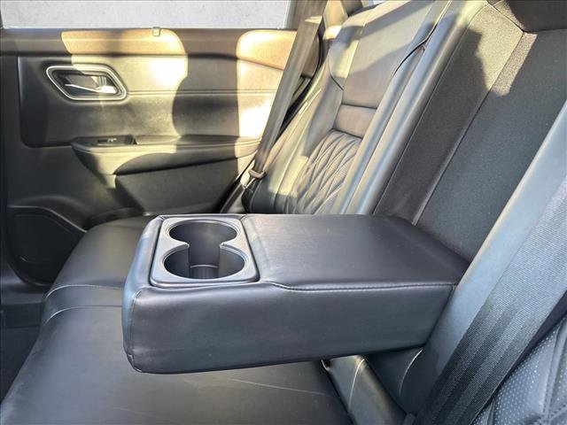 Used 2021 Nissan Rogue Platinum image 18