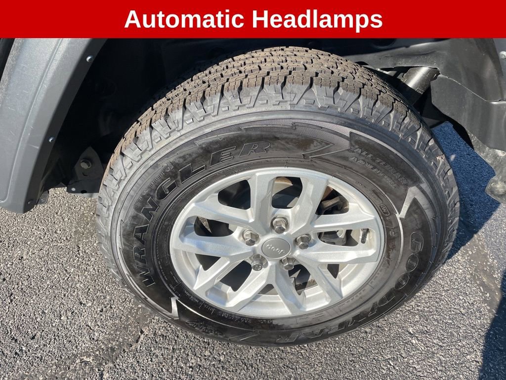 Used 2023 Jeep Wrangler Sport S image 11