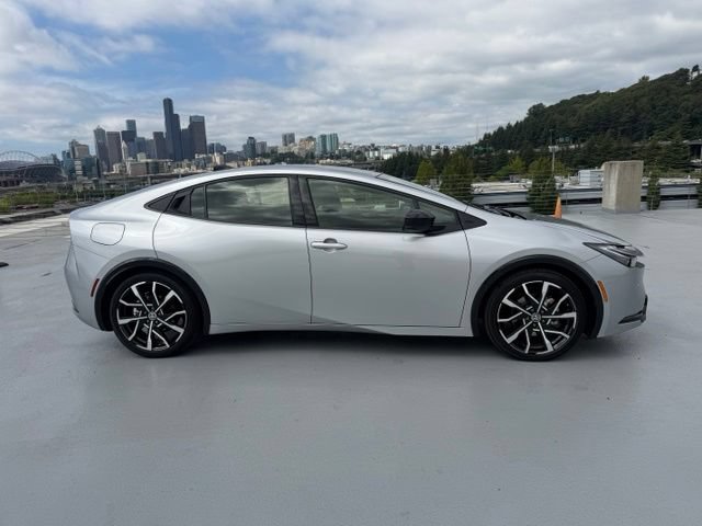 Certified 2024 Toyota Prius Prime FWD image 3