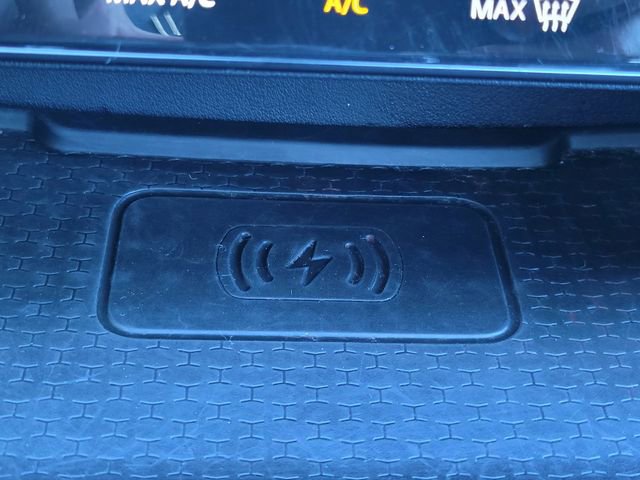 Used 2025 Jaguar F-PACE R-Dynamic S image 19