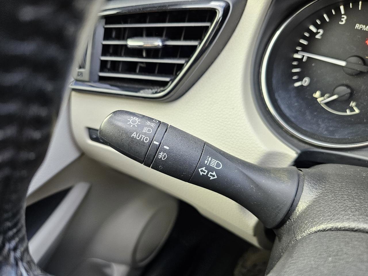 Used 2019 Nissan Rogue Sport SL w/ Premium Package image 45