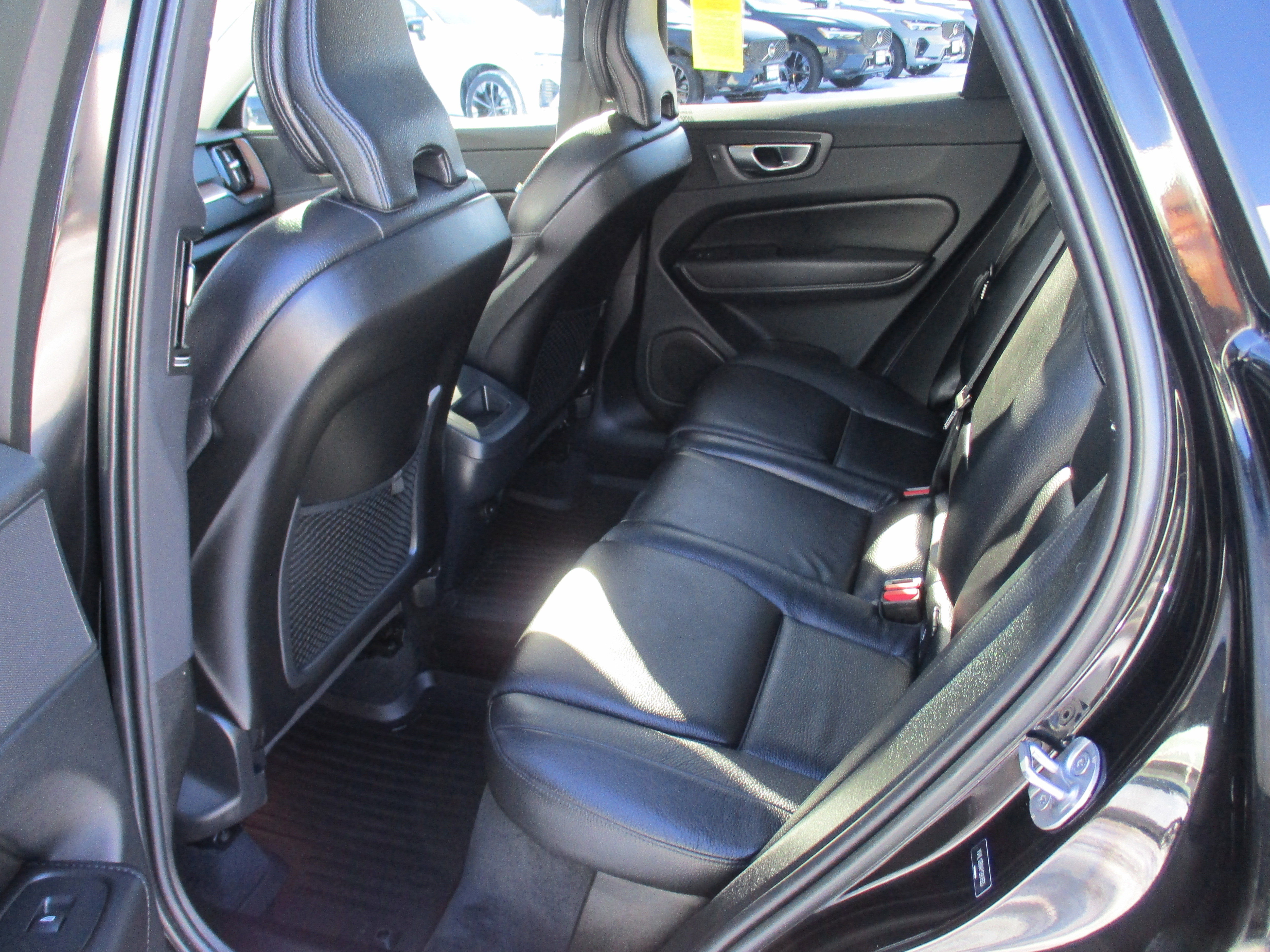 Certified 2023 Volvo XC60 B5 Plus image 12