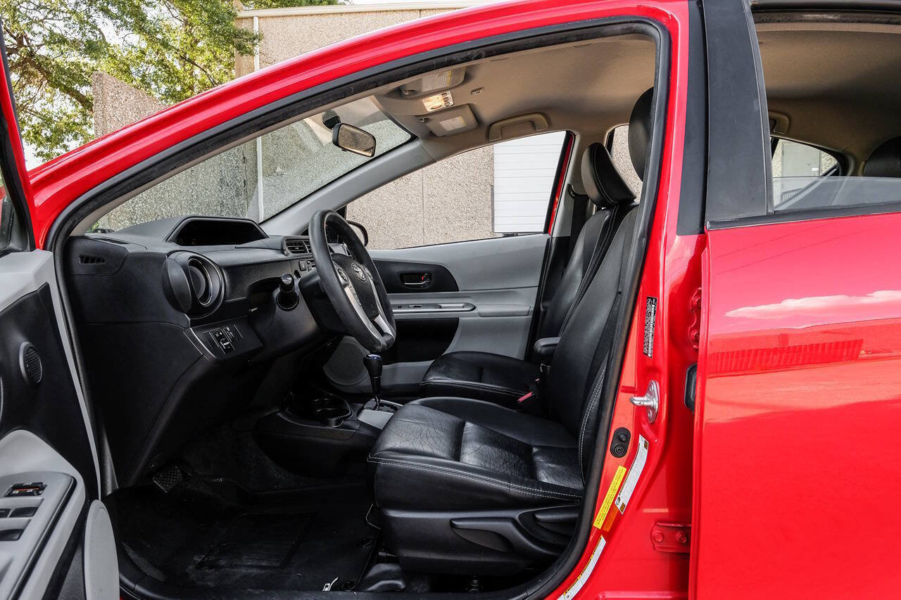 Used 2012 Toyota Prius C Four FWD image 4