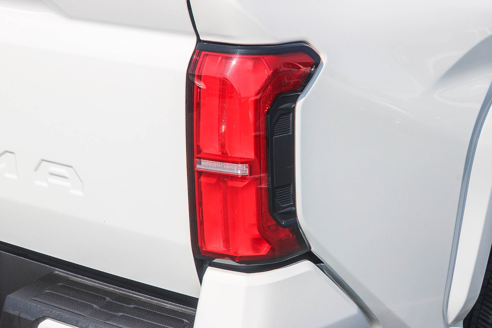 Certified 2025 Toyota Tacoma SR5 AWD/4WD image 10