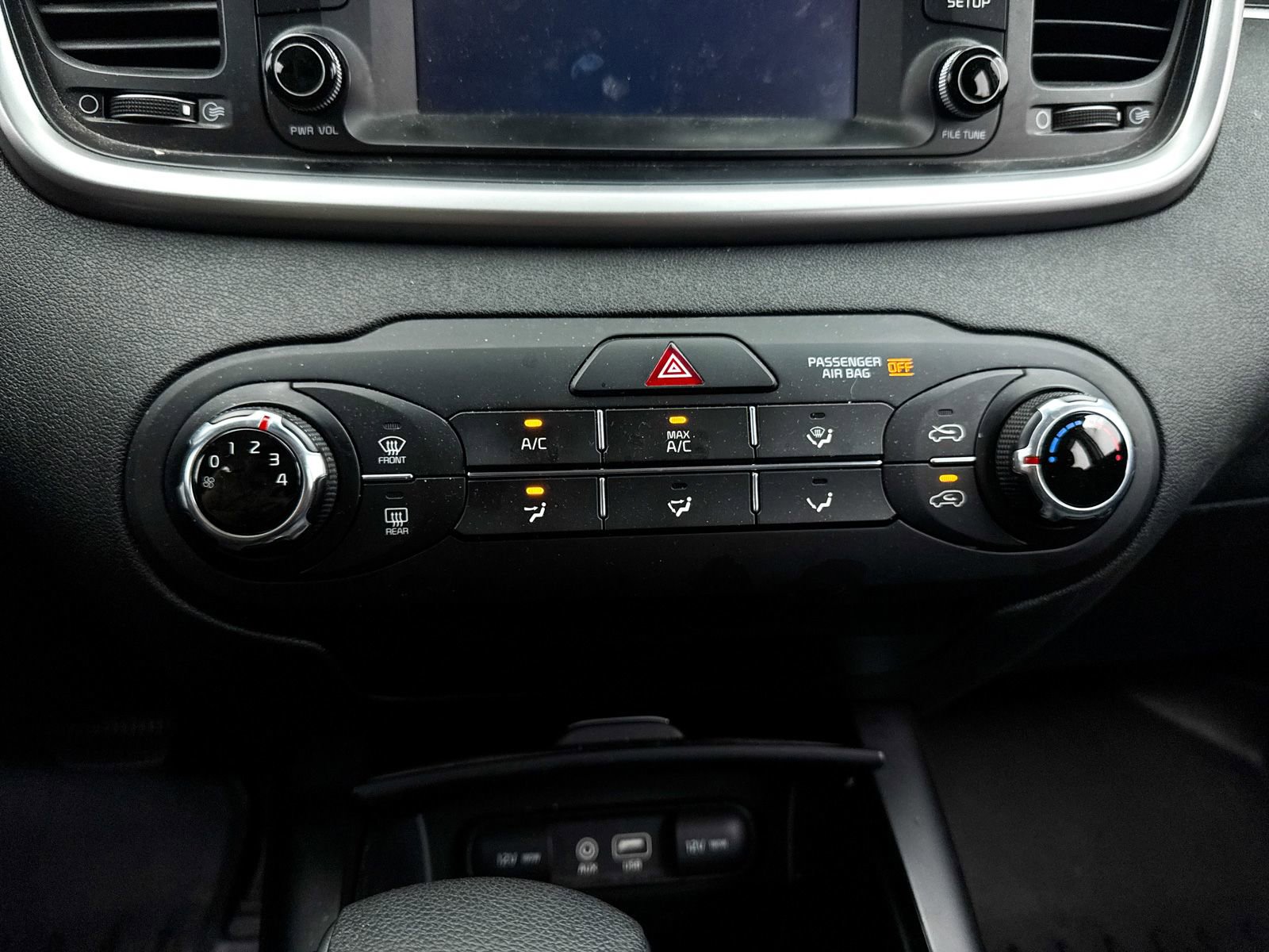 Used 2019 Kia Sorento LX image 25