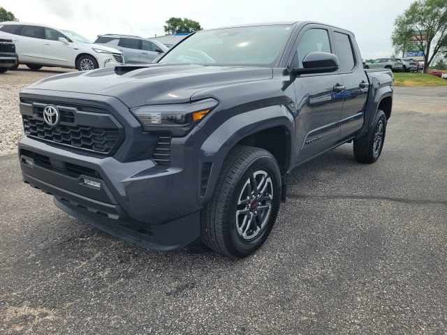 Used 2024 Toyota Tacoma TRD Sport AWD/4WD image 7