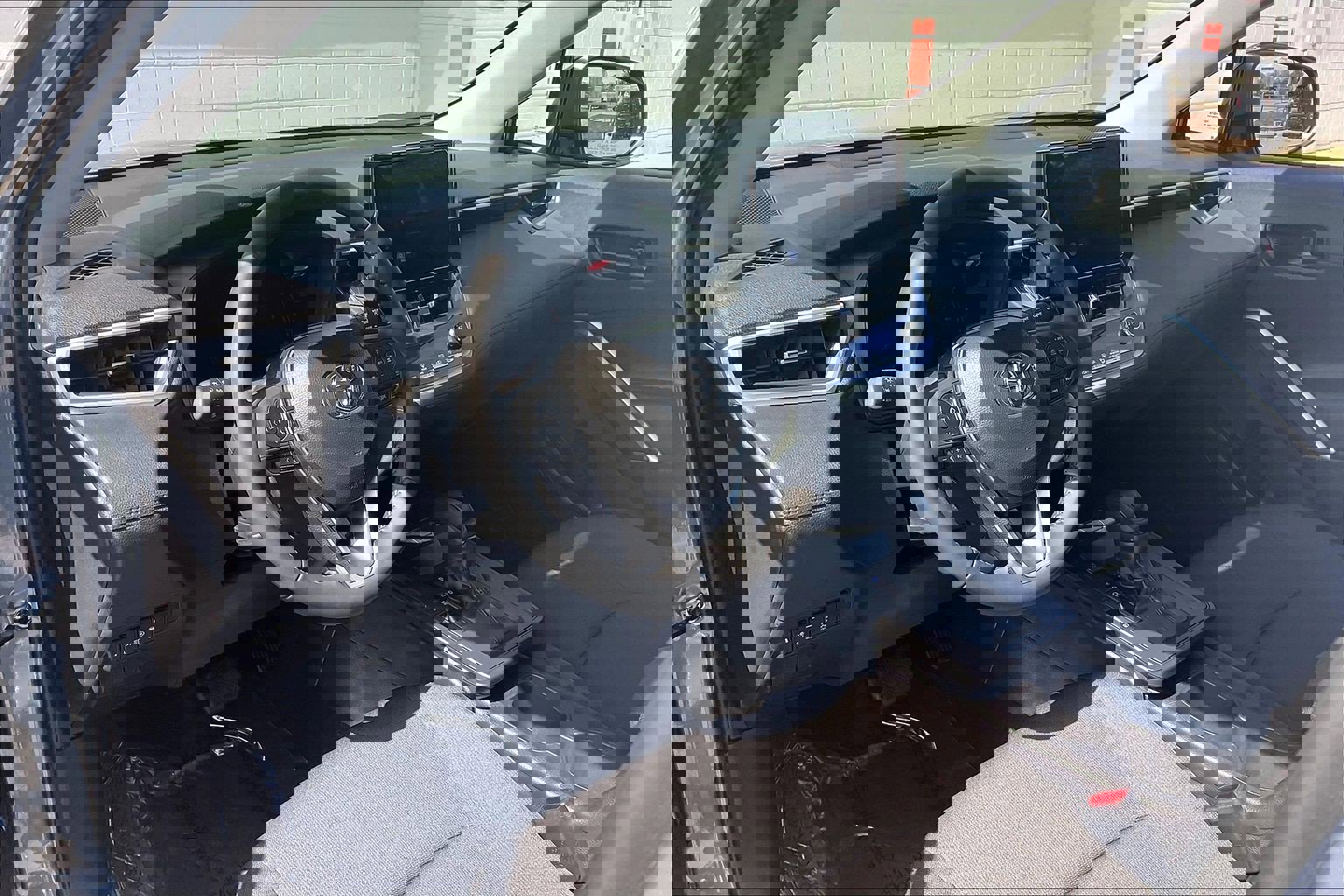 Used 2026 Toyota Corolla Cross LE image 18