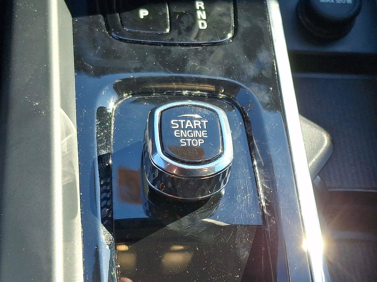 Certified 2023 Volvo XC60 B5 Plus w/ Protection Package Premier image 24