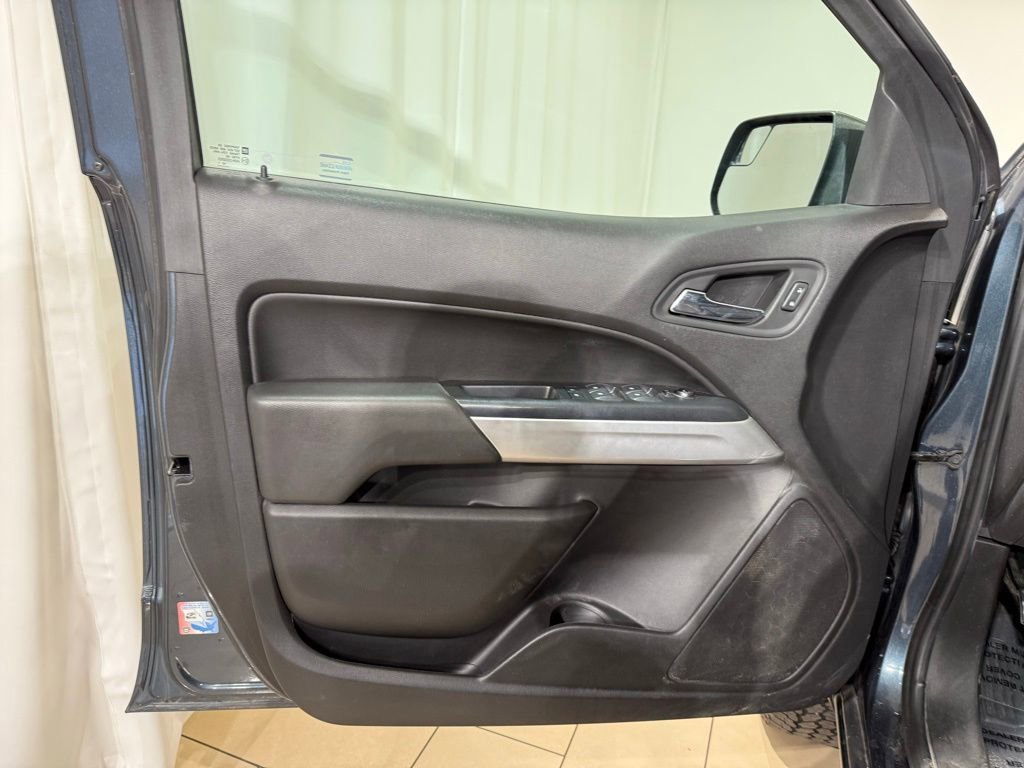 Used 2019 Chevrolet Colorado LT w/ LT Convenience Package image 12