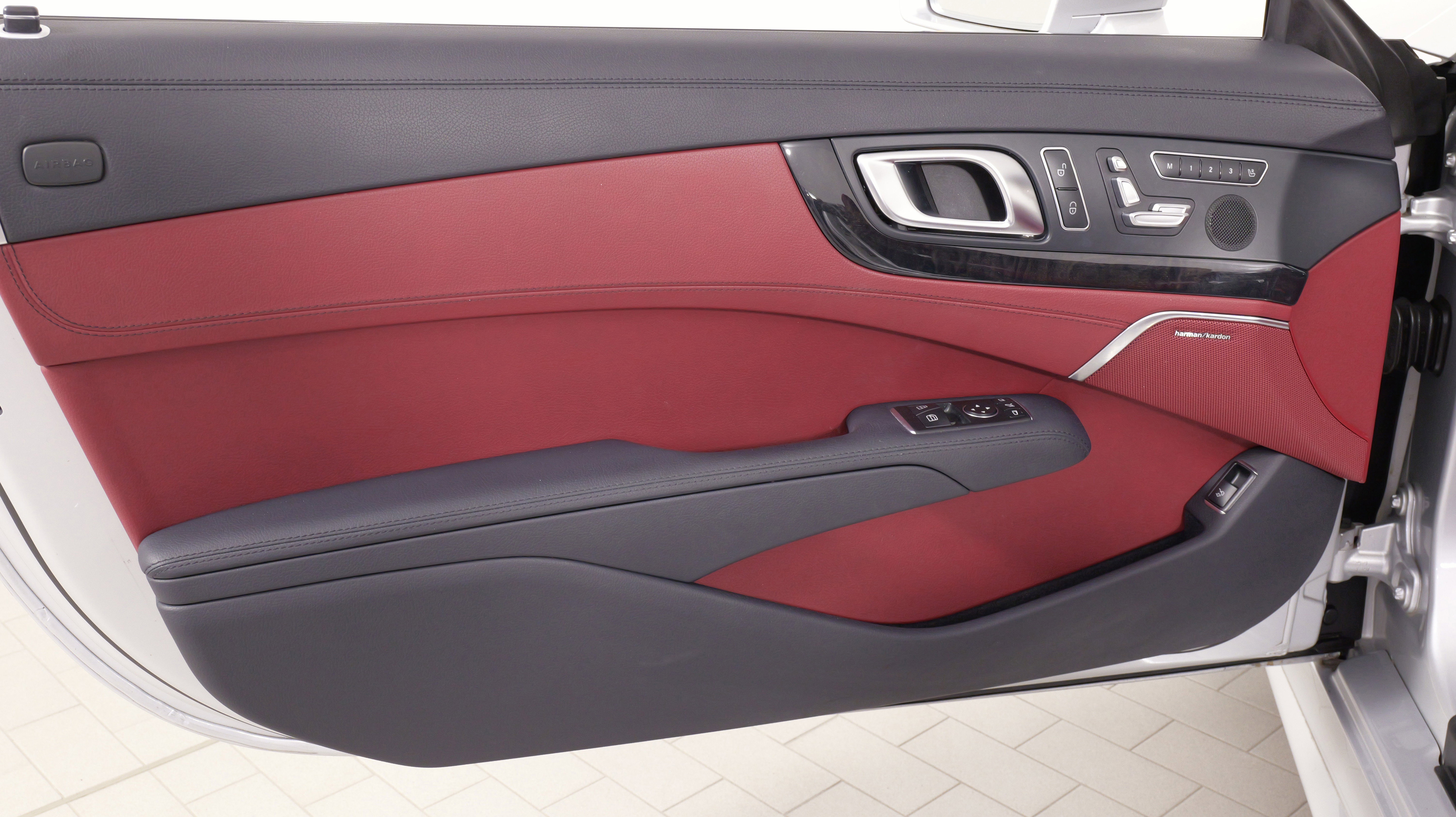 Used 2019 Mercedes-Benz SL 550 image 30