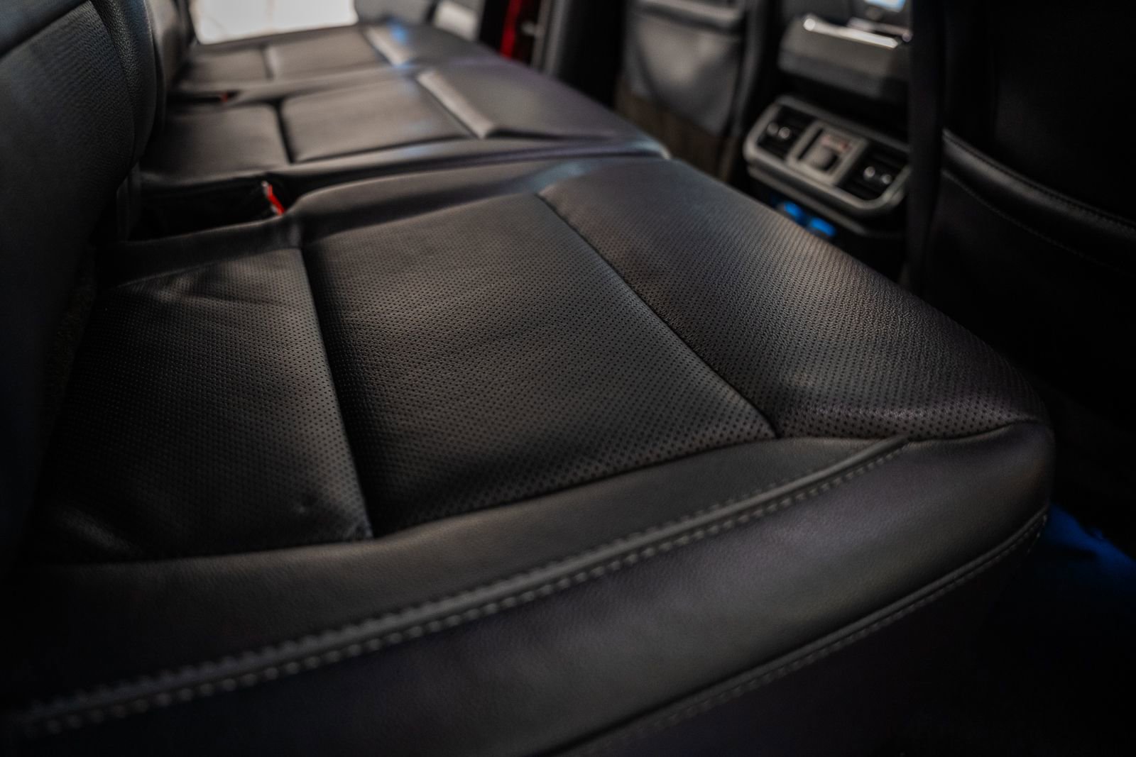 Certified 2023 Ford F150 Lariat w/ Equipment Group 502A High image 40