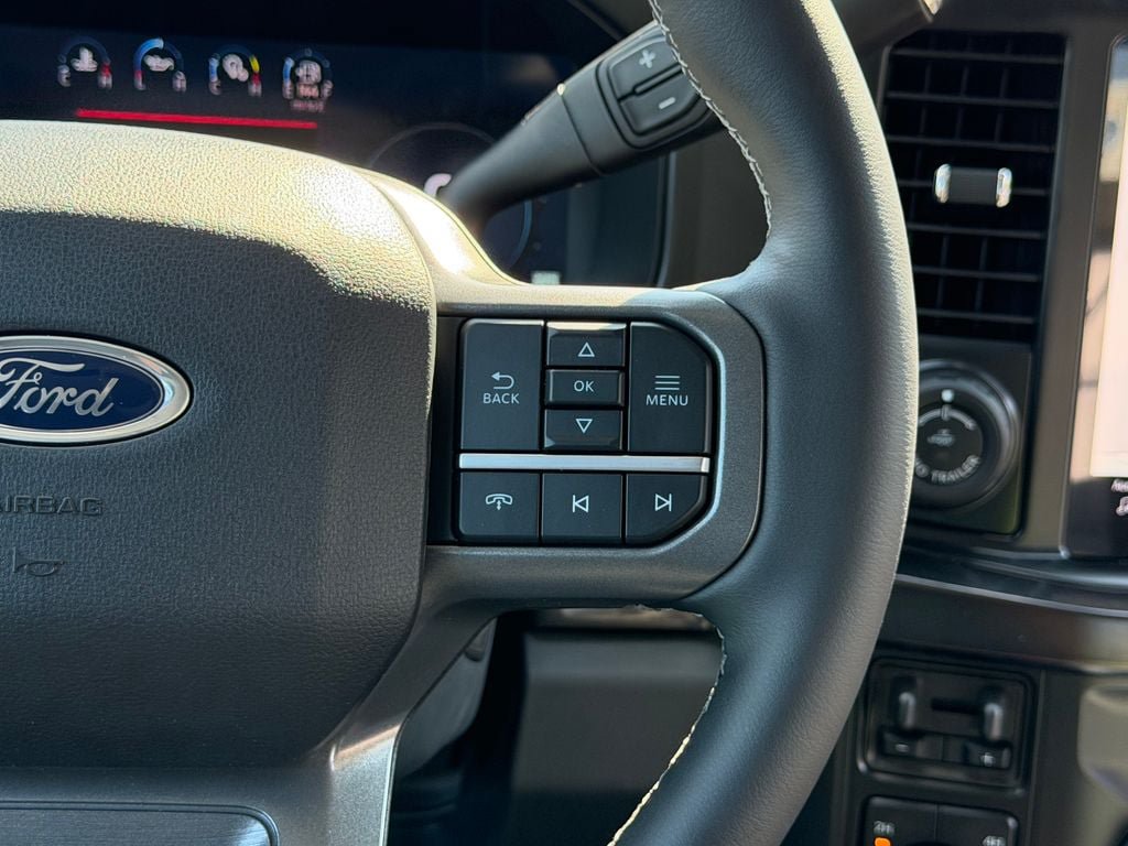 New 2026 Ford F250 Lariat w/ Black Appearance Package AWD/4WD image 17