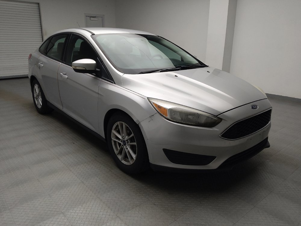 Used 2016 Ford Focus SE w/ SE Cold Weather Package FWD image 13