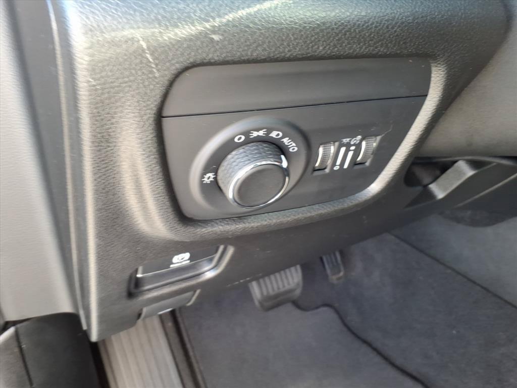 Used 2021 Jeep Grand Cherokee L Laredo w/ Luxury Tech Group I AWD/4WD image 15