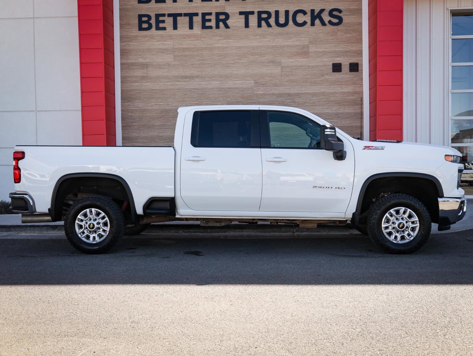 Used 2024 Chevrolet Silverado 2500 LT w/ Convenience Package image 2