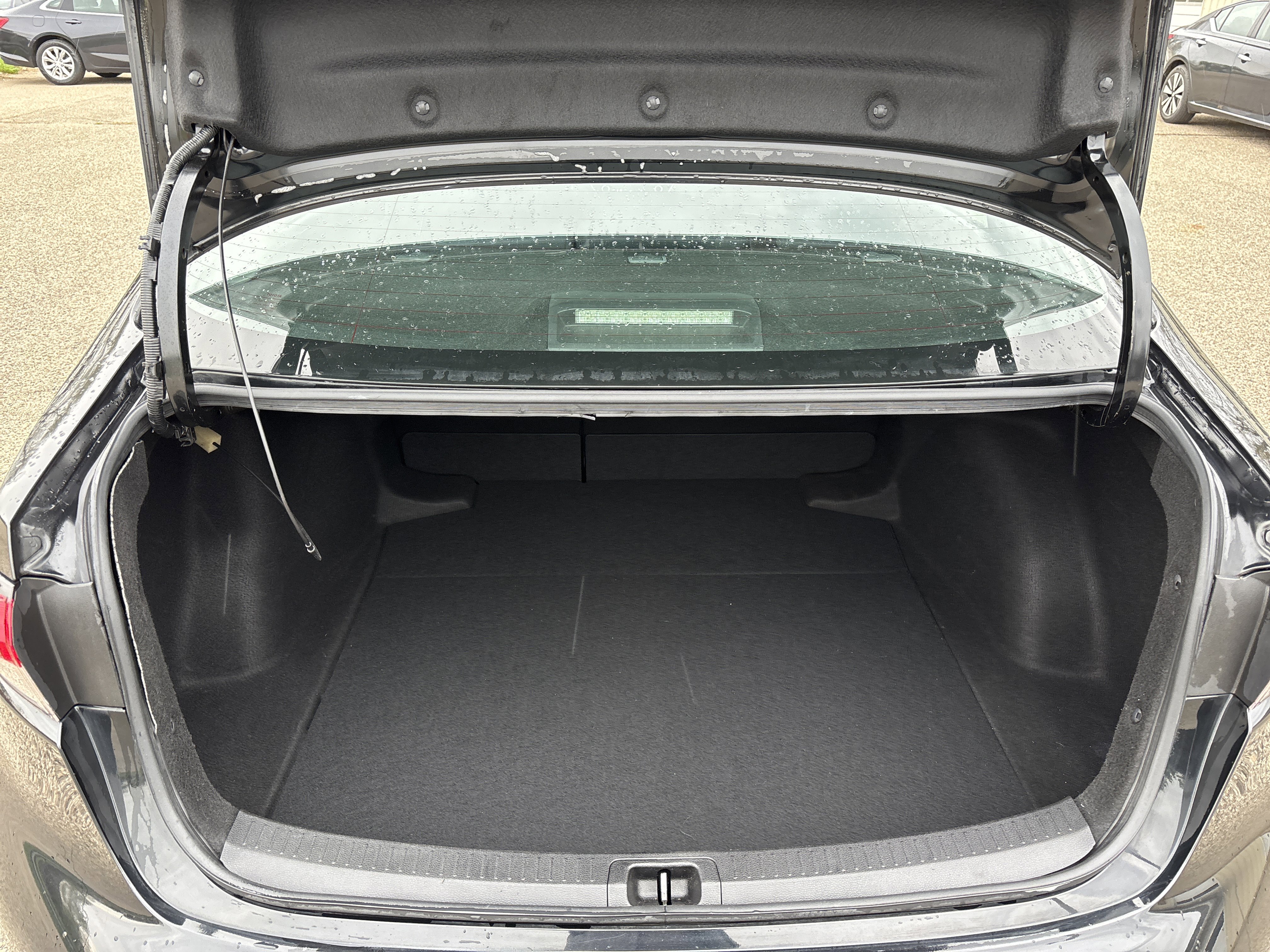 Used 2022 Toyota Corolla LE FWD image 6