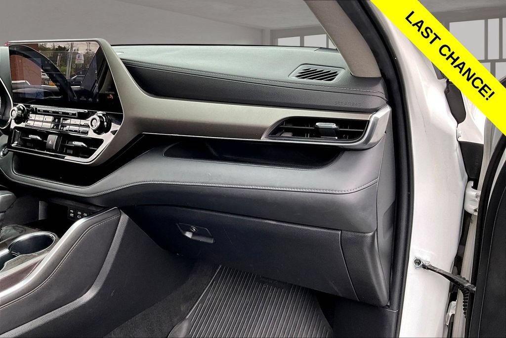 Used 2022 Toyota Highlander Limited AWD/4WD image 17