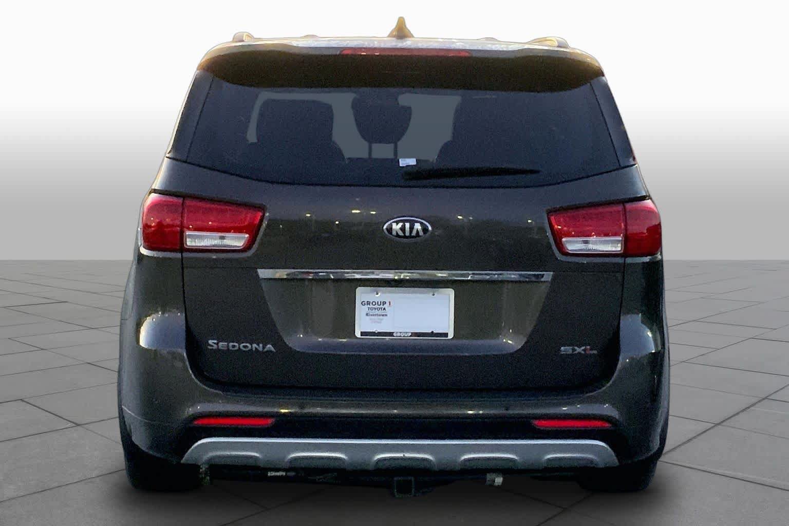 Used 2015 Kia Sedona SX Limited FWD image 4