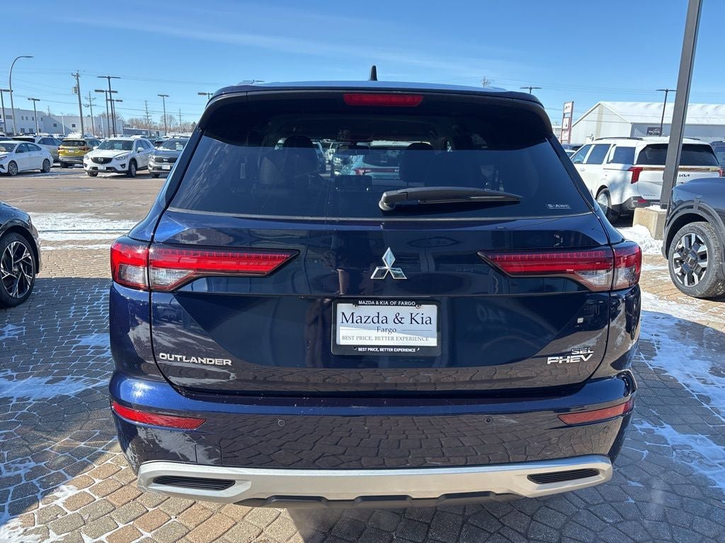Used 2024 Mitsubishi Outlander SEL Black Edition image 6