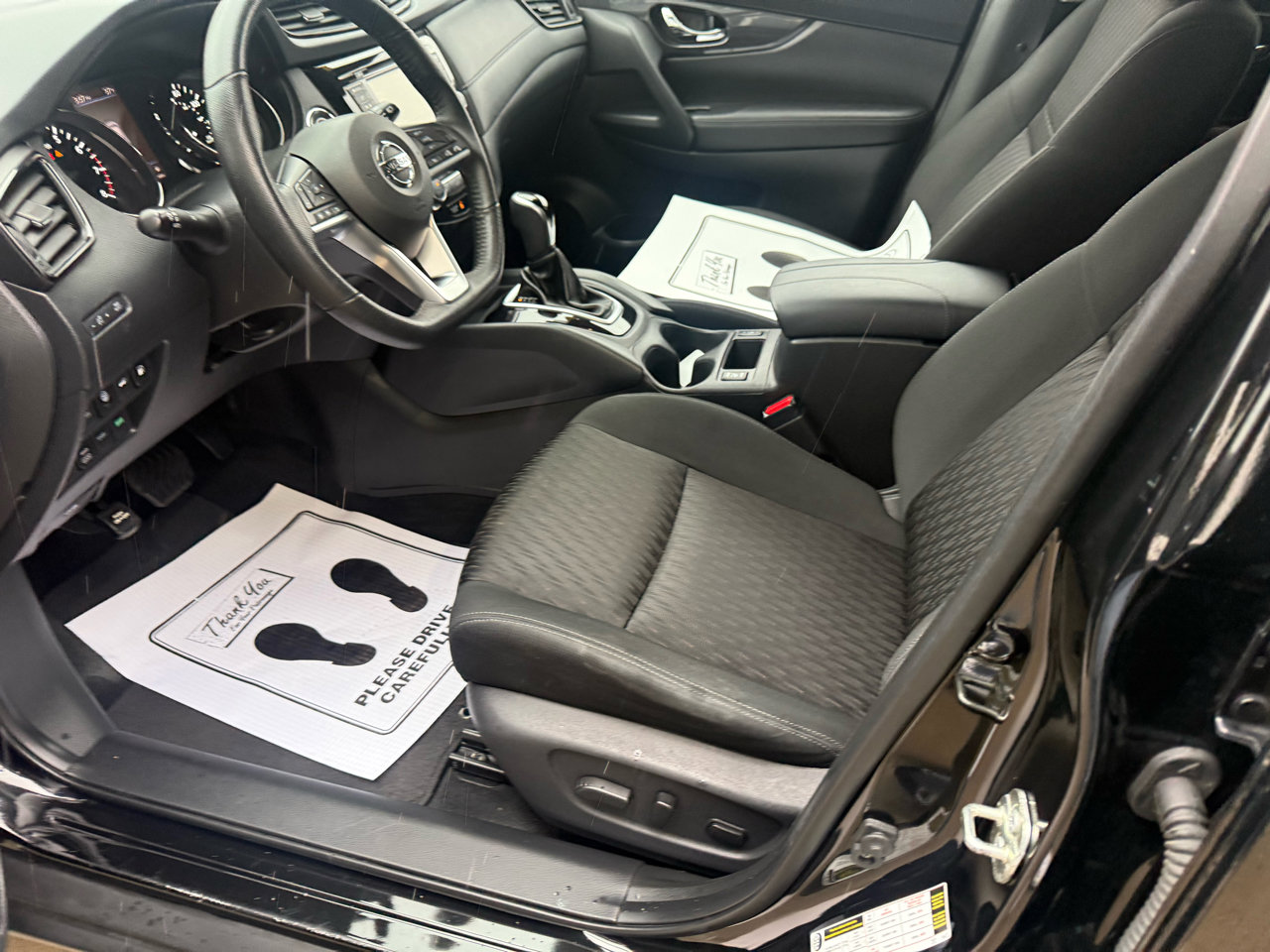 Used 2020 Nissan Rogue SV image 9