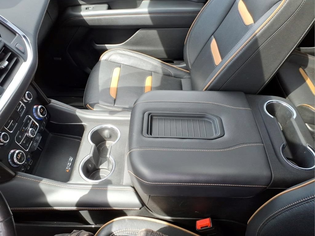 Used 2022 GMC Yukon XL AT4 AWD/4WD image 14