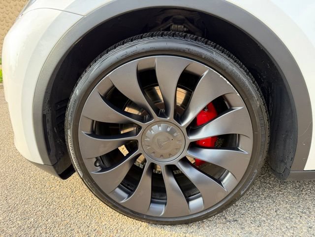 Used 2024 Tesla Model Y Performance AWD/4WD image 35
