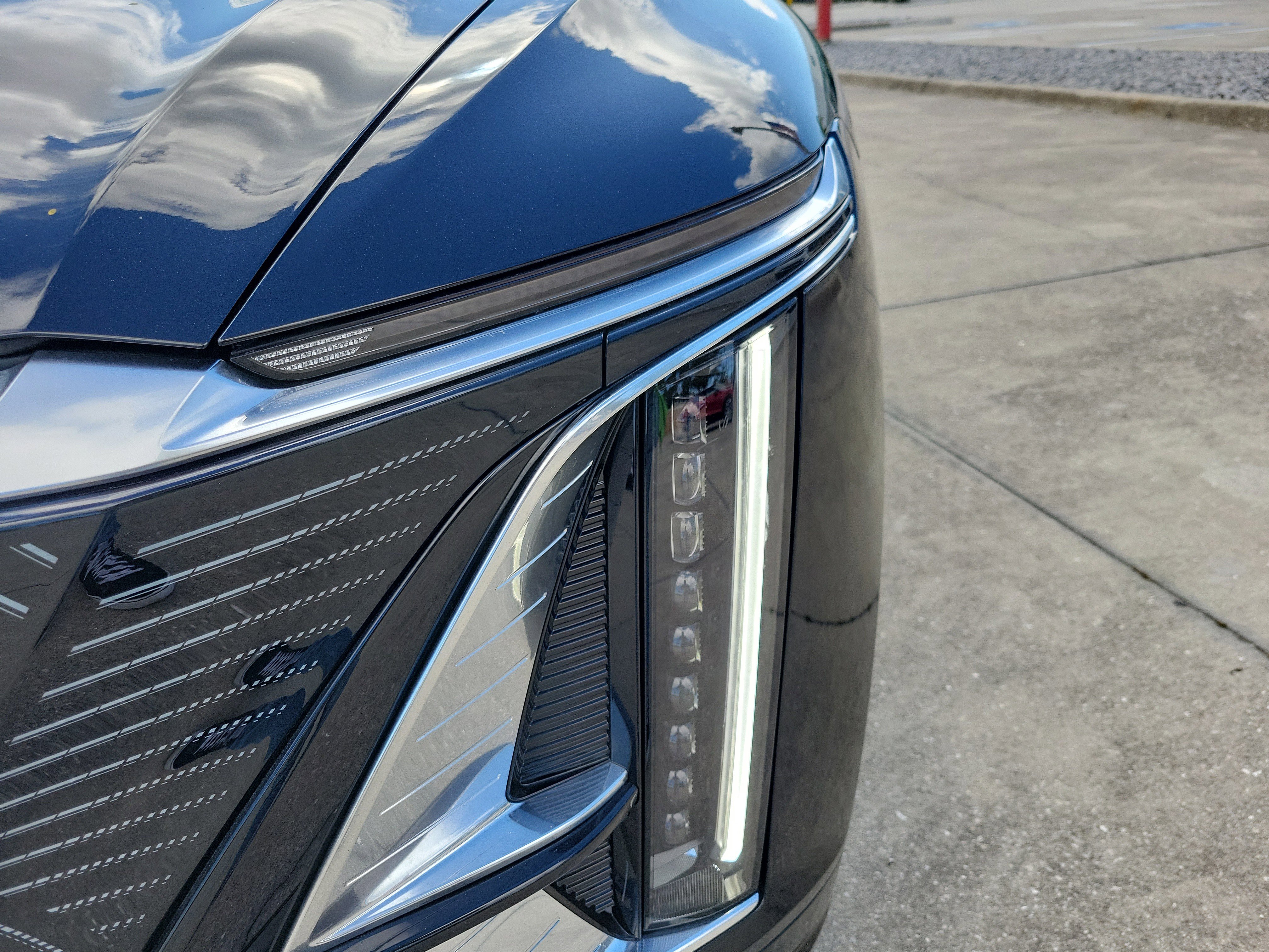 Certified 2025 Cadillac Lyriq Luxury image 9