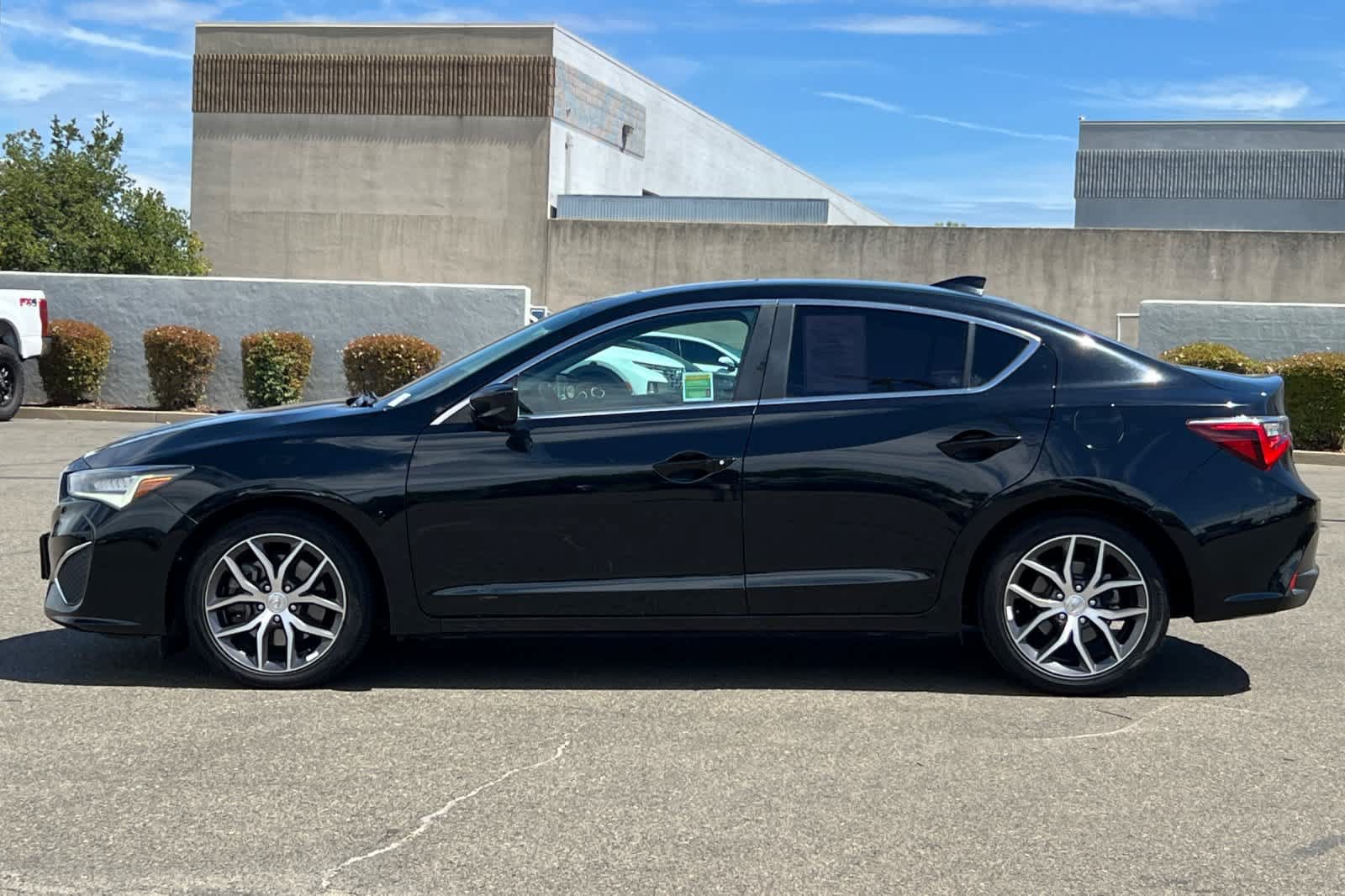 Used 2019 Acura ILX FWD image 9