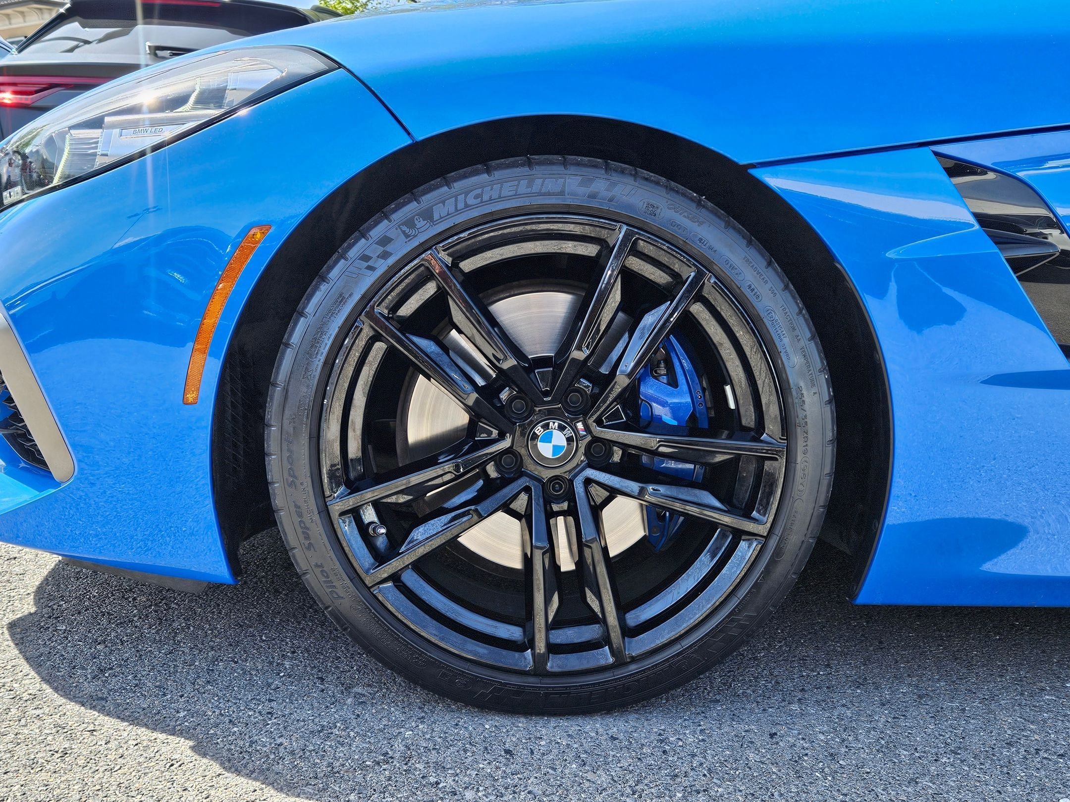 Used 2020 BMW Z4 M40i w/ Executive Package image 14