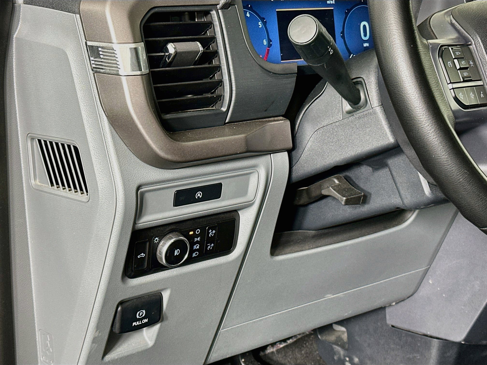 Used 2025 Ford F150 XLT w/ Equipment Group 301A Standard RWD image 17