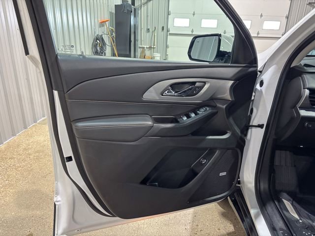 Used 2020 Chevrolet Traverse LT w/ LPO, Midnight Edition image 11