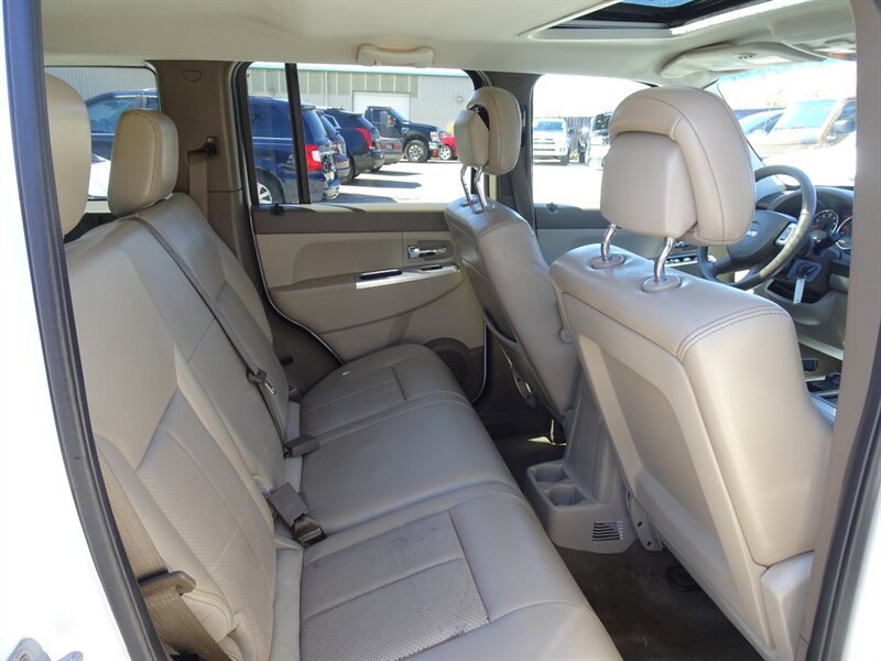 Used 2010 Jeep Liberty Limited w/ Tire & Wheel Group AWD/4WD image 12