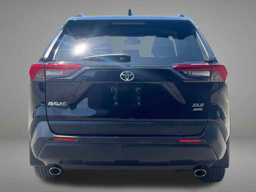Used 2020 Toyota RAV4 XLE w/ Convenience Package AWD/4WD image 4
