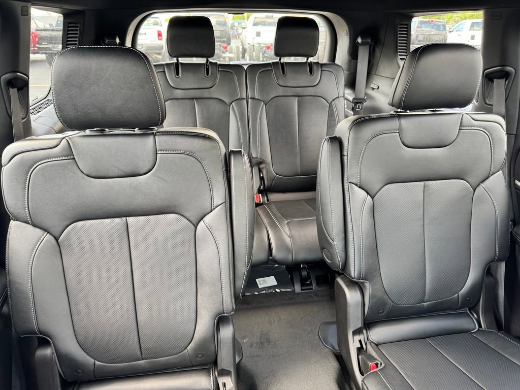 New 2026 Jeep Grand Cherokee L Limited AWD/4WD image 13