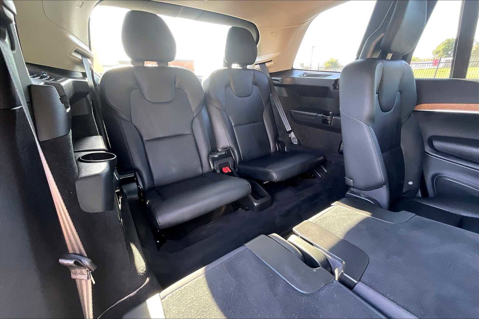 Used 2023 Volvo XC90 T8 Core image 31