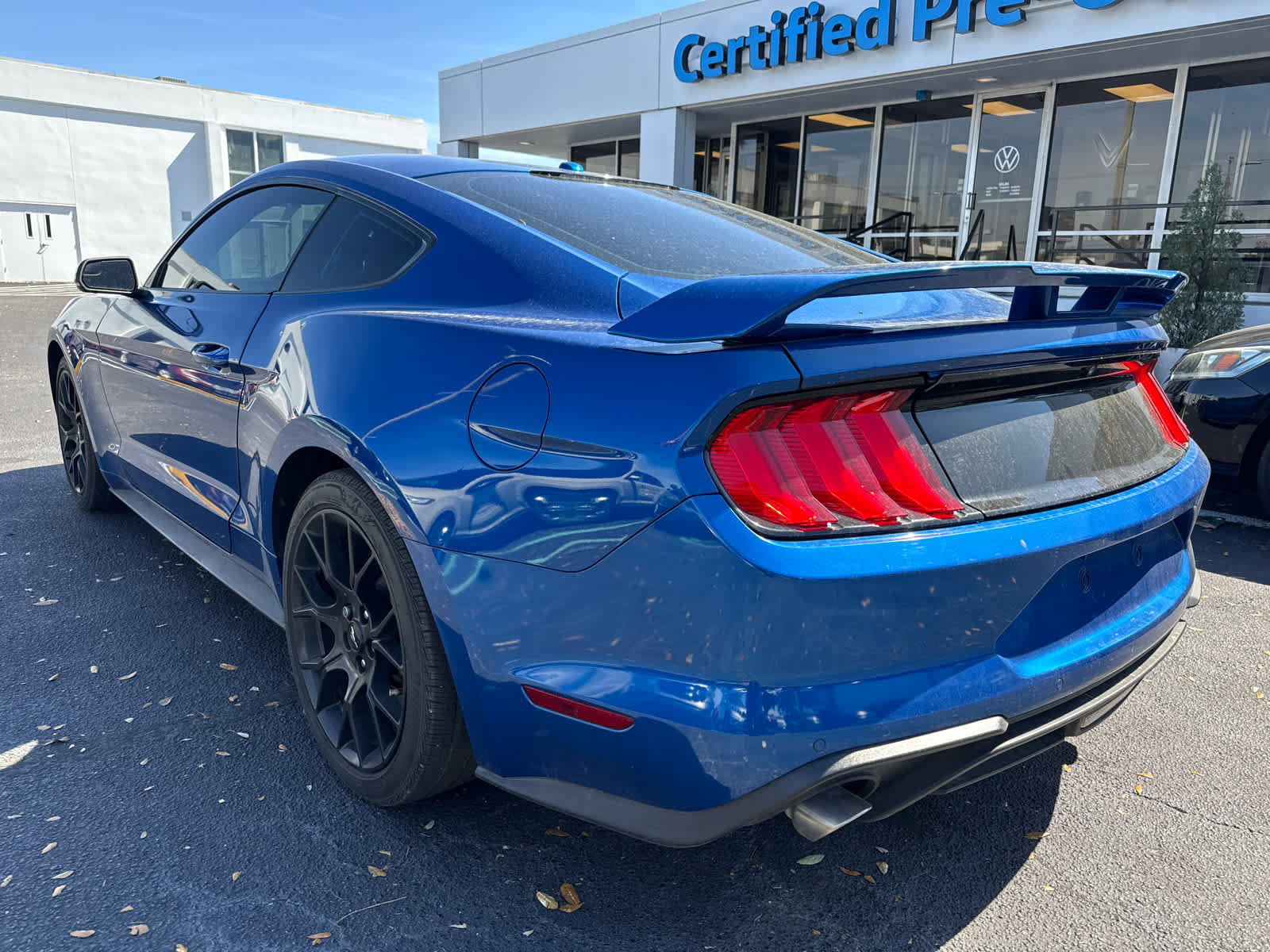 Used 2018 Ford Mustang Premium w/ Ecoboost Performance Package RWD image 5