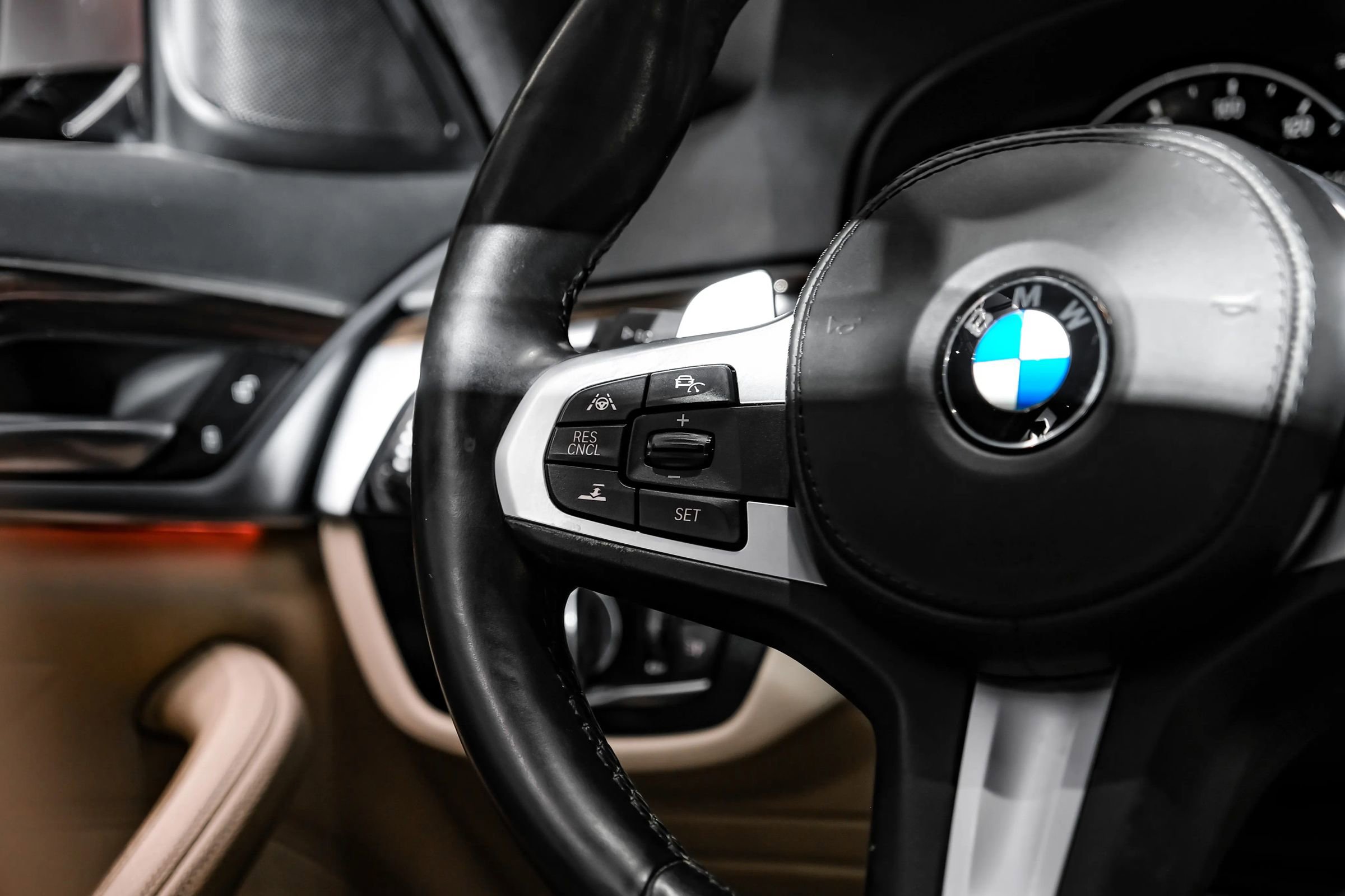 Used 2019 BMW 540i xDrive AWD/4WD image 16