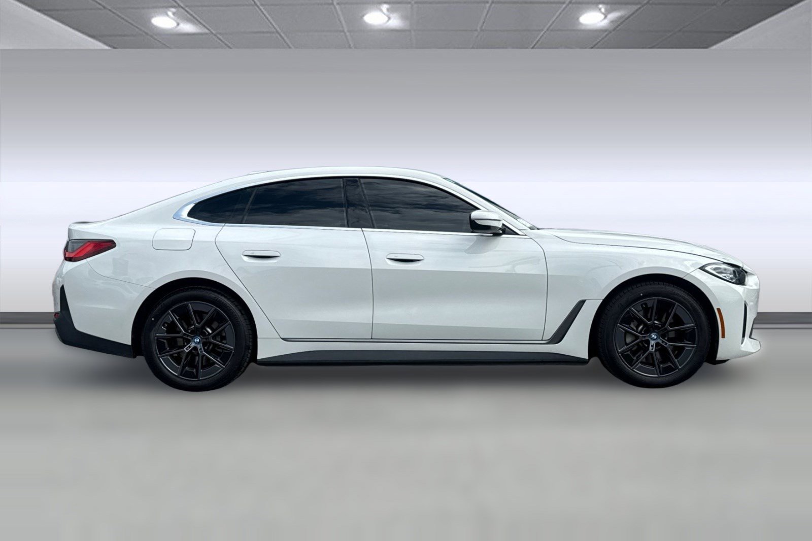 Certified 2023 BMW i4 eDrive35 w/ Premium Package RWD image 7