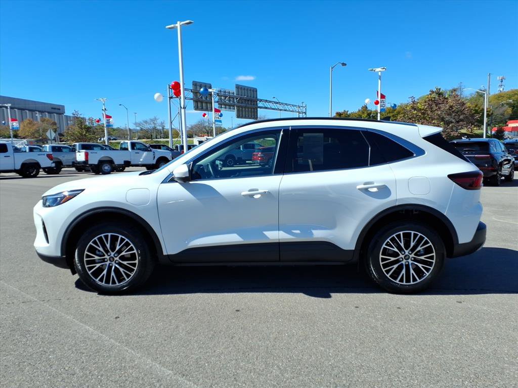 Used 2025 Ford Escape SE w/ PHEV Premium Package FWD video 2