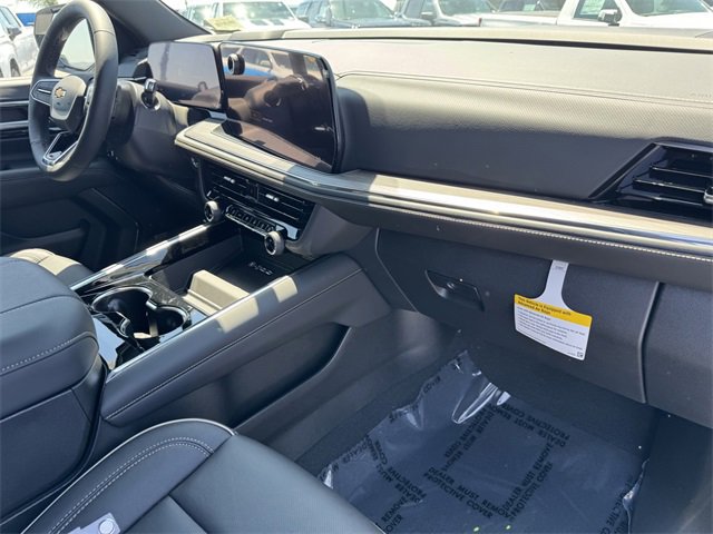 New 2025 Chevrolet Suburban Premier image 6