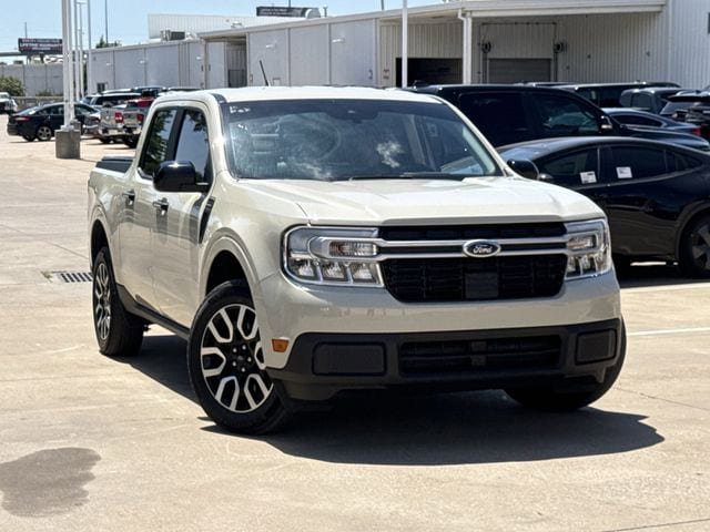 Used 2024 Ford Maverick Lariat FWD image 2