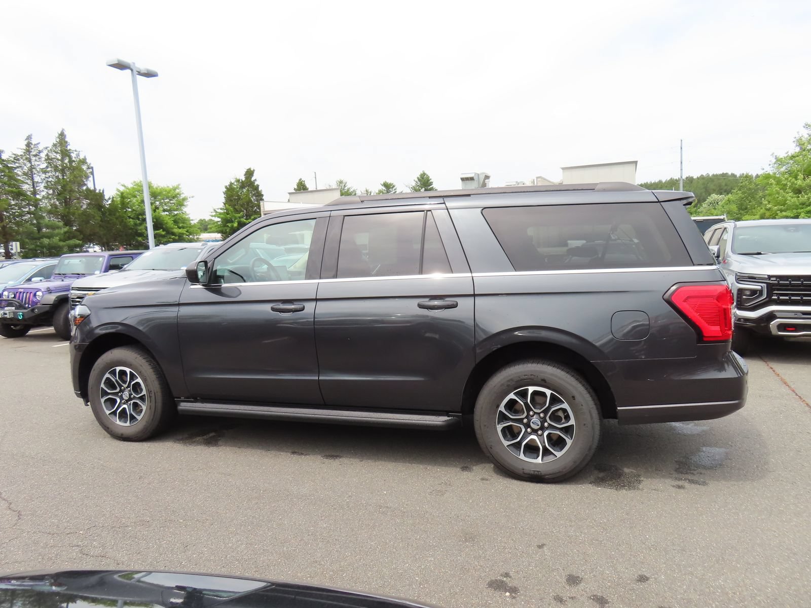 Used 2024 Ford Expedition Max XLT AWD/4WD image 7