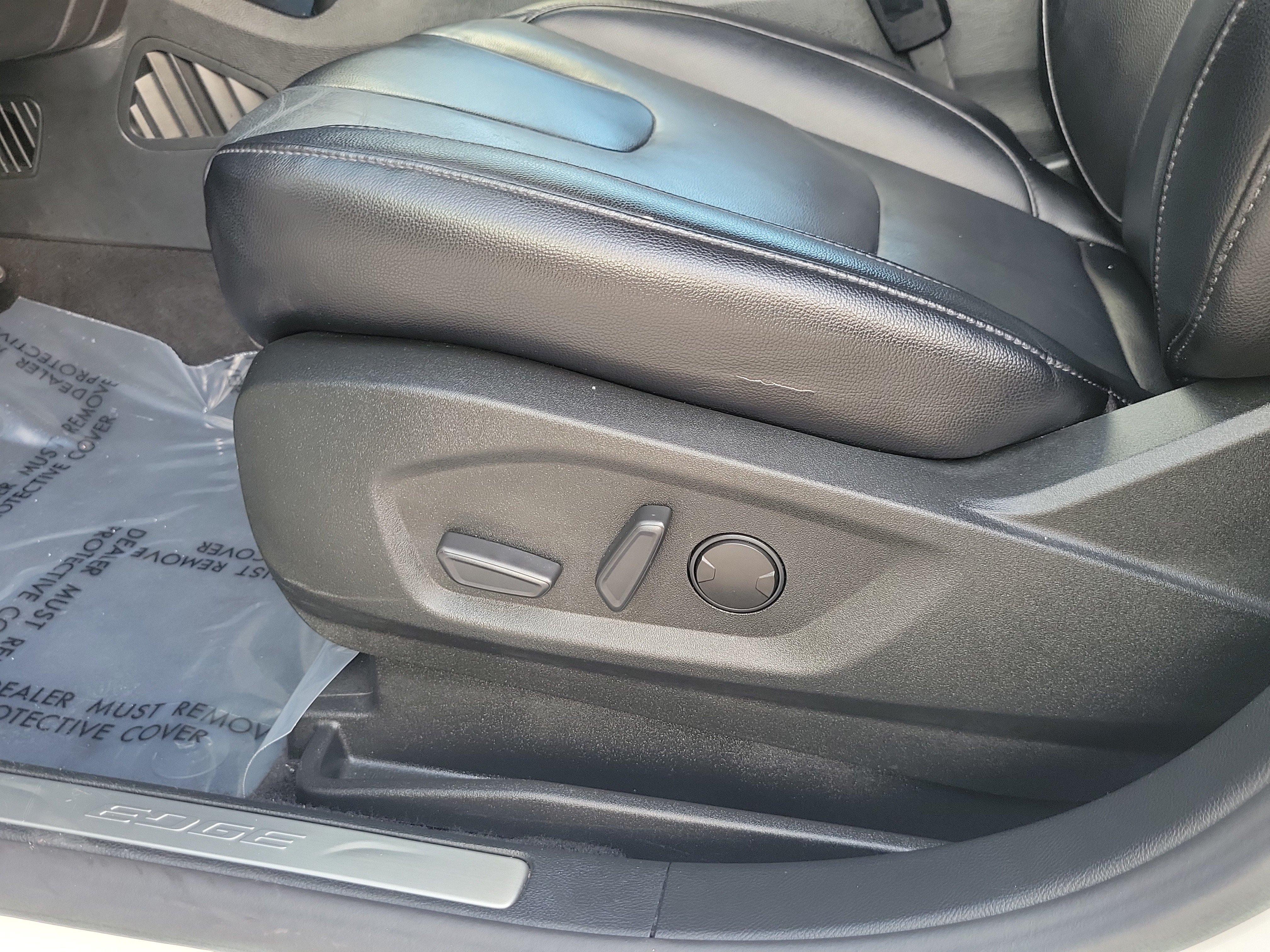 Used 2022 Ford Edge Titanium AWD/4WD image 13
