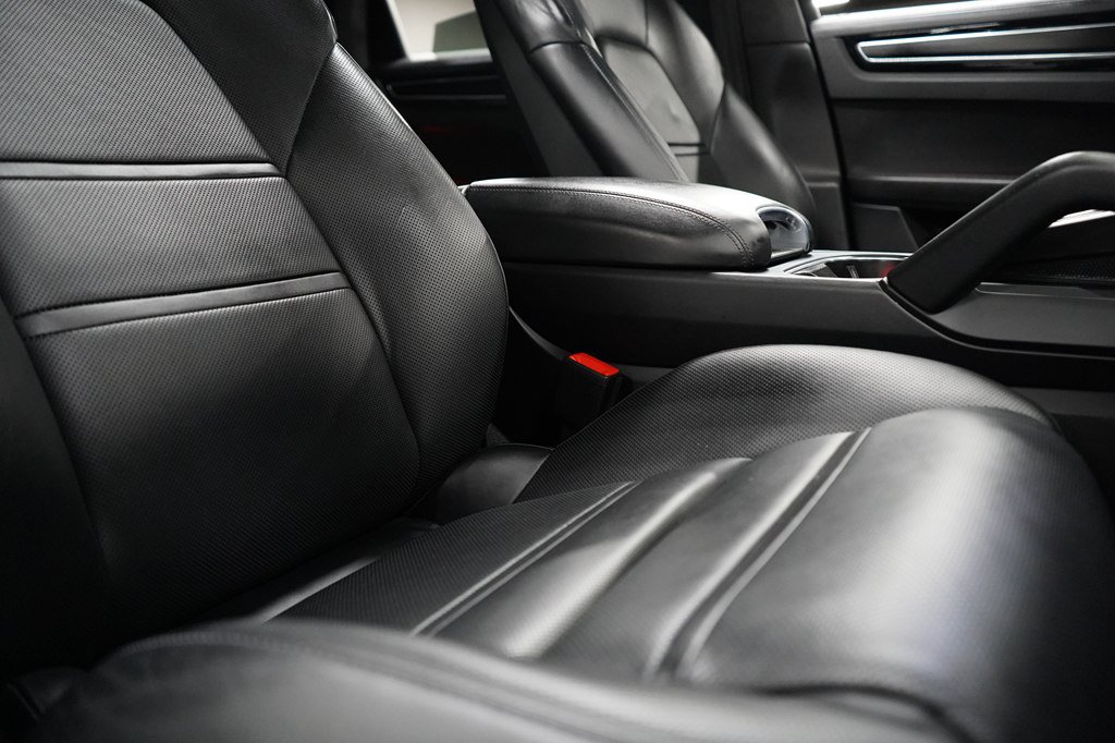 Used 2023 Porsche Cayenne GTS w/ Premium Package Plus AWD/4WD image 38