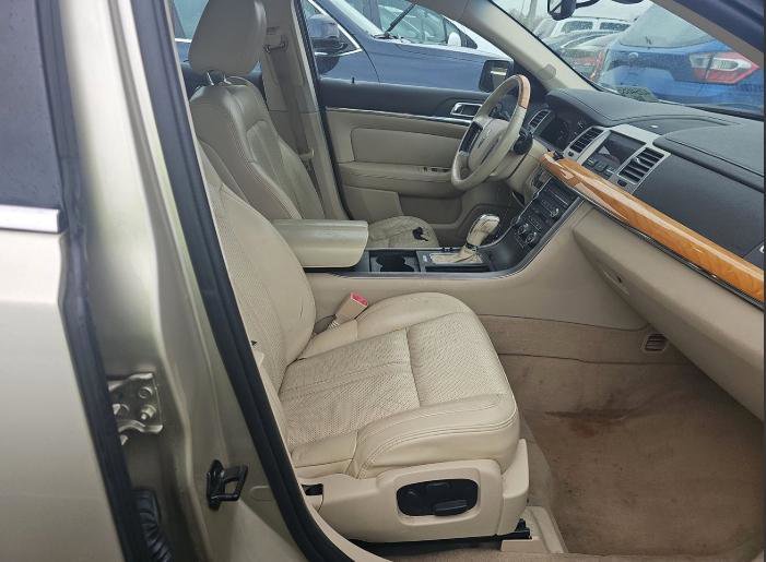Used 2010 Lincoln MKS FWD image 7