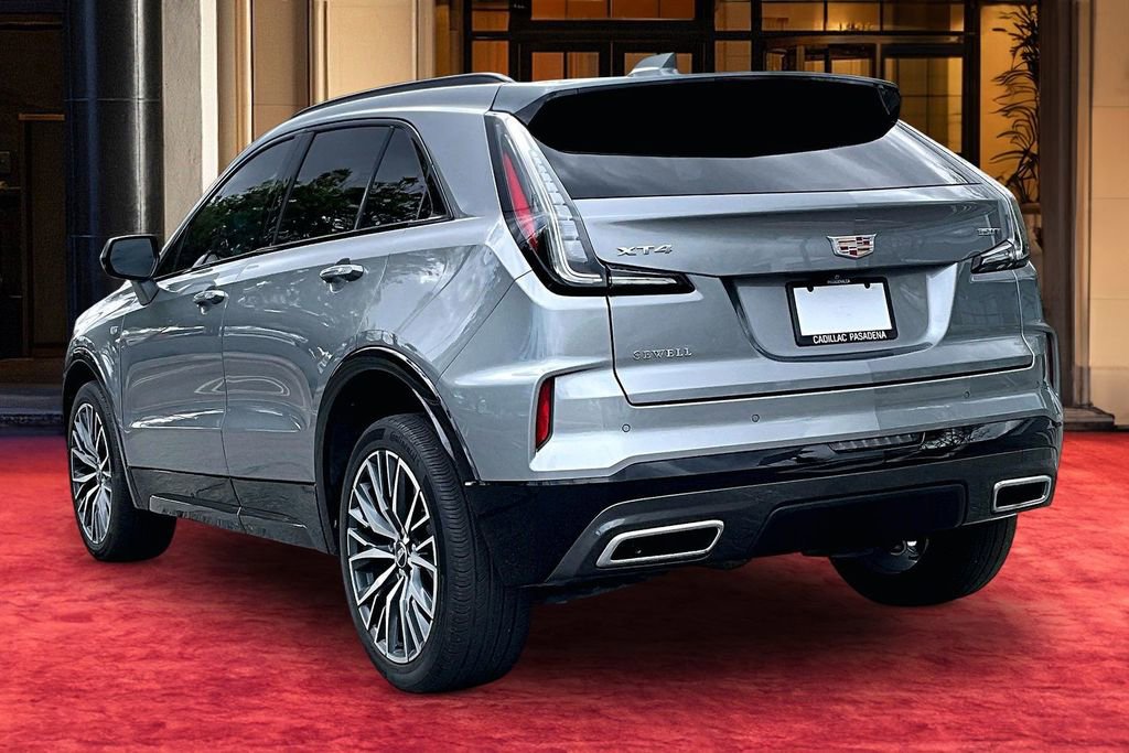 Used 2024 Cadillac XT4 Sport w/ Cold Weather Package FWD image 4