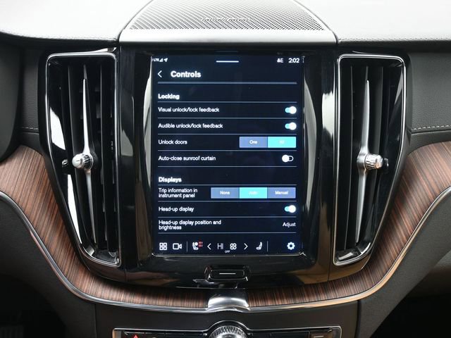 Used 2023 Volvo XC60 B6 Ultimate w/ Climate Package image 18