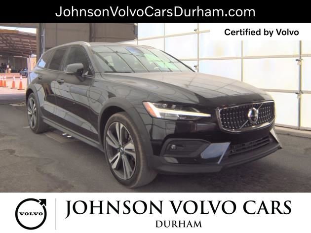 Used 2025 Volvo V60 B5 Cross Country Plus AWD/4WD image 3