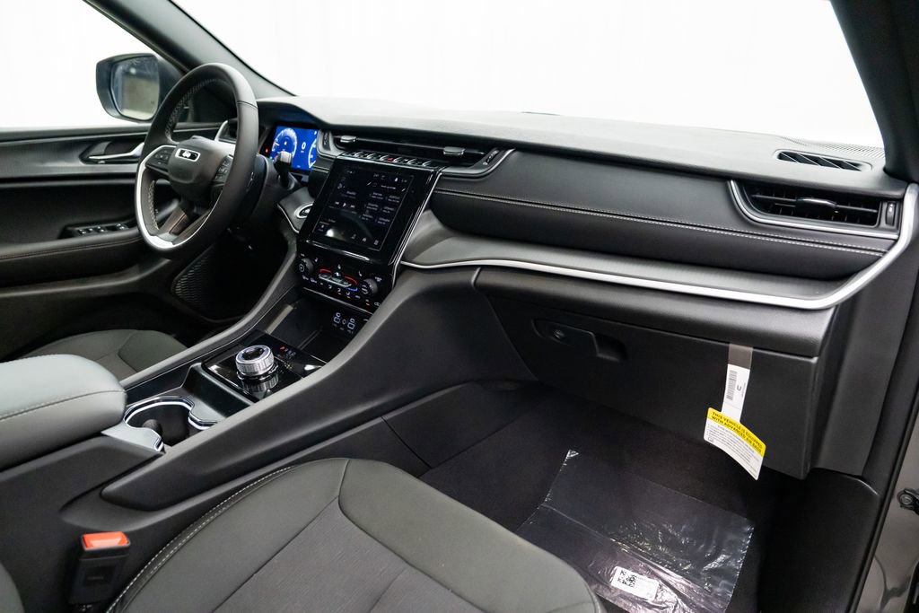 New 2026 Jeep Grand Cherokee L 4WD image 30